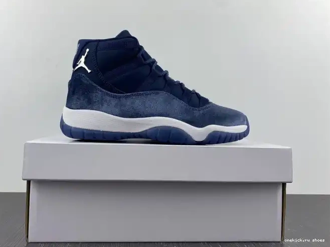 Rep AR0715-441 AIR WMNS VELVET 11 MIDNIGHT JORDAN NAVY 0224