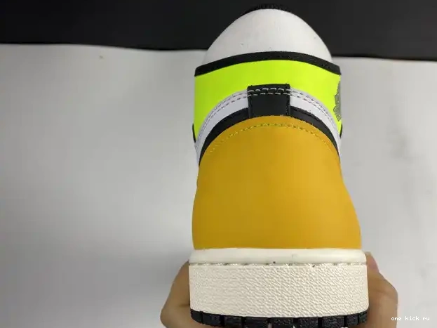 Rep 'VOLT JORDAN OG AIR RETRO HIGH 555088-118 1 GOLD' 0225