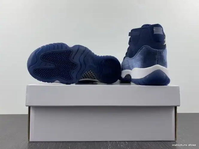 Rep AR0715-441 AIR WMNS VELVET 11 MIDNIGHT JORDAN NAVY 0224