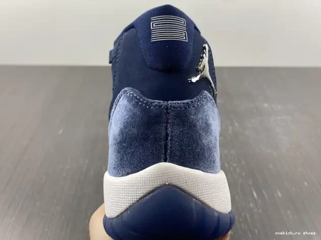 Rep AR0715-441 AIR WMNS VELVET 11 MIDNIGHT JORDAN NAVY 0224