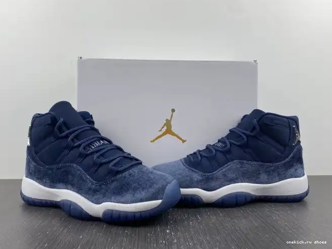 Rep AR0715-441 AIR WMNS VELVET 11 MIDNIGHT JORDAN NAVY 0224